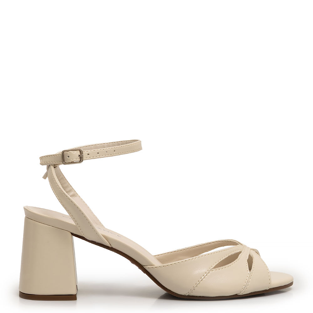Sandália Off White Recortes