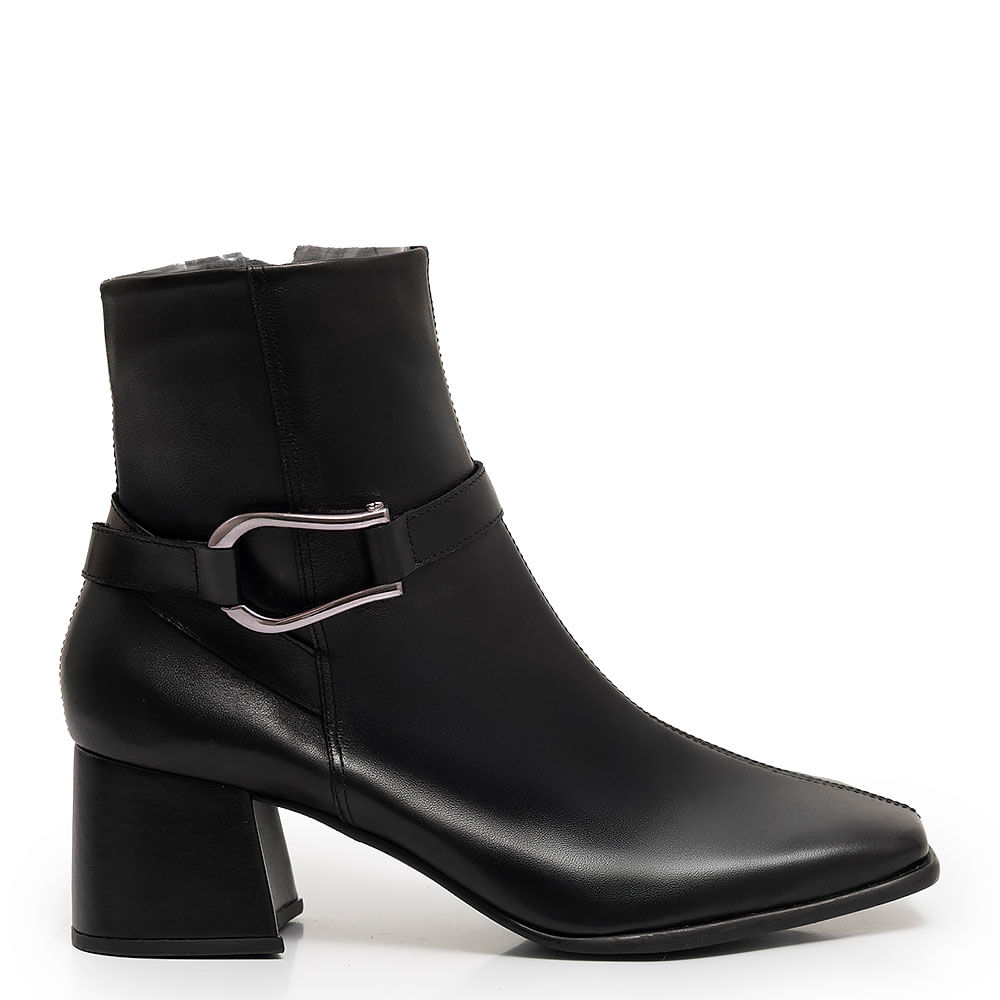 Bota Preta Couro Fivela